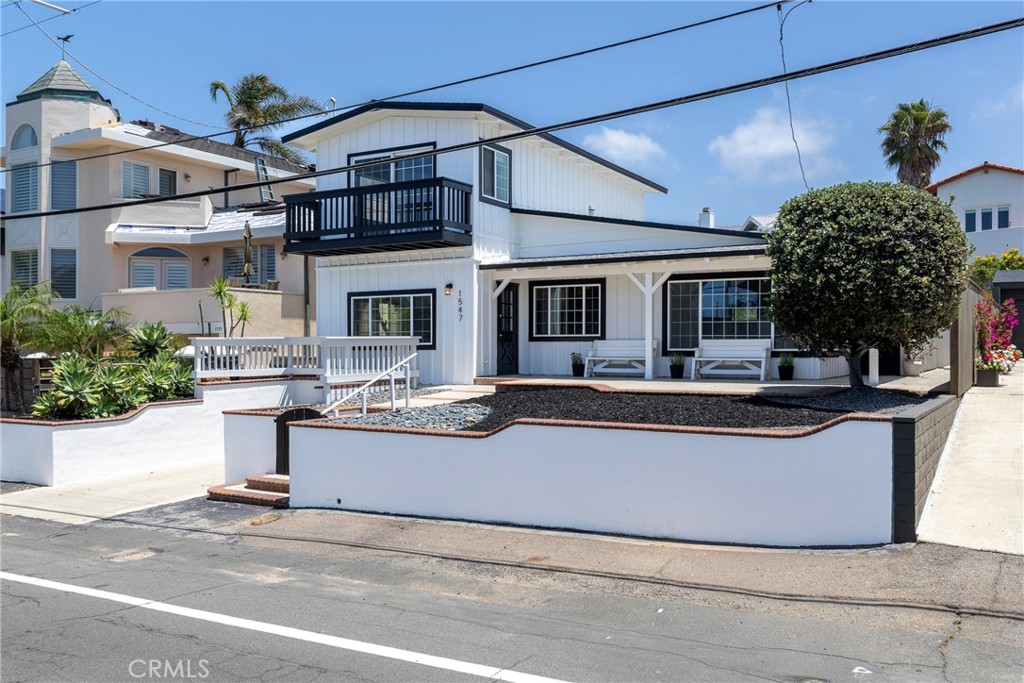 1547 Neptune Property Photo 1