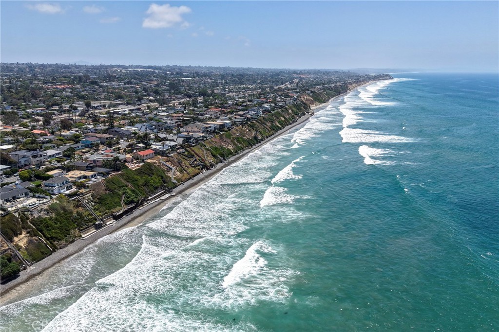 1547 Neptune Property Photo 4