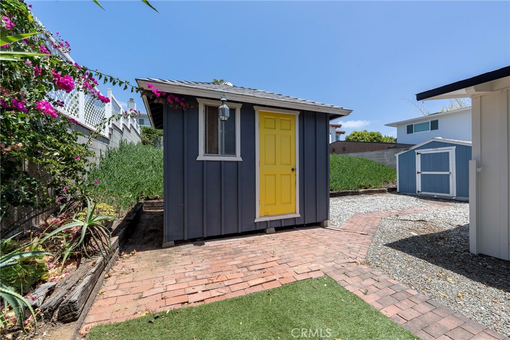 1547 Neptune Property Photo 17
