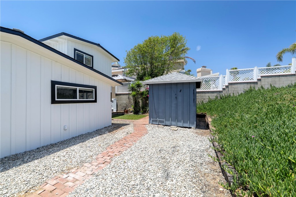 1547 Neptune Property Photo 19
