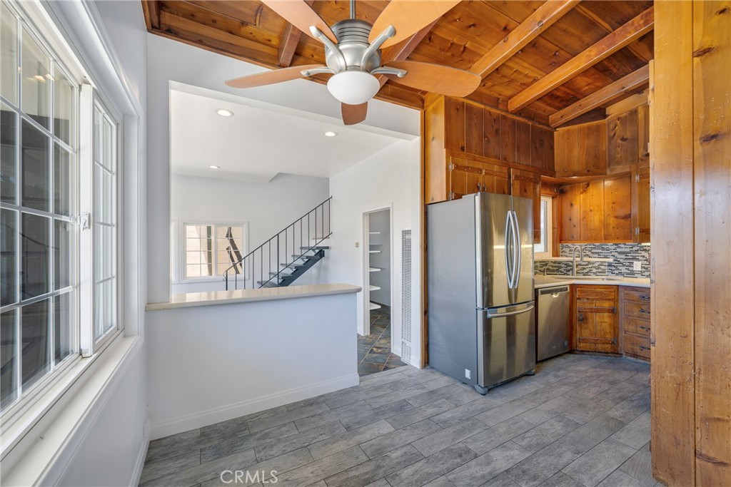 1547 Neptune Property Photo 32