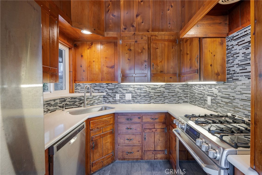 1547 Neptune Property Photo 34