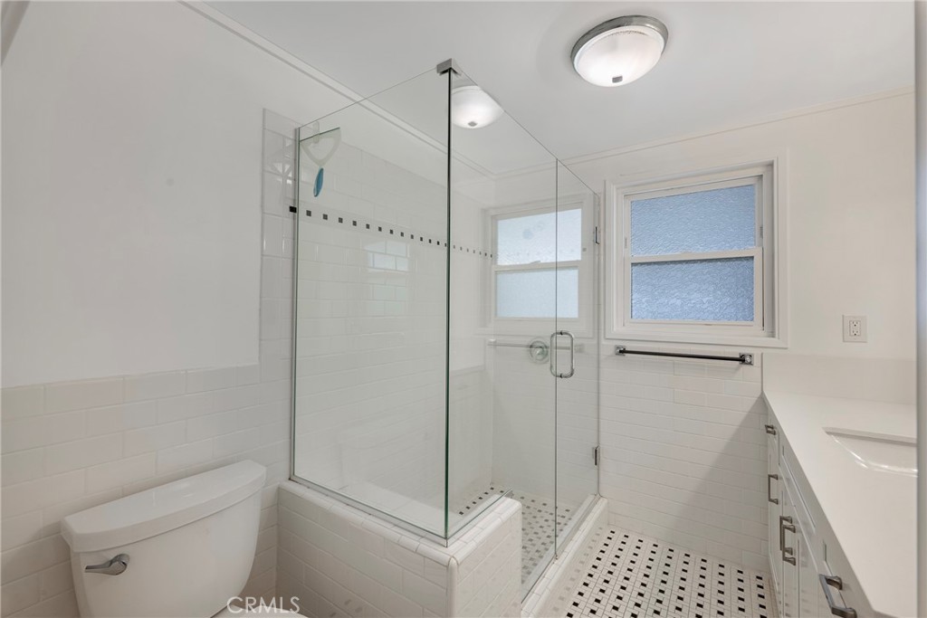 1547 Neptune Property Photo 53