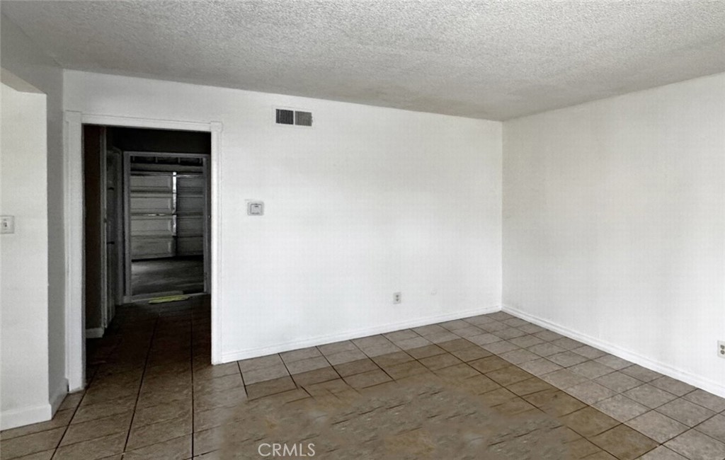 17 Scottsdale N Property Photo 3