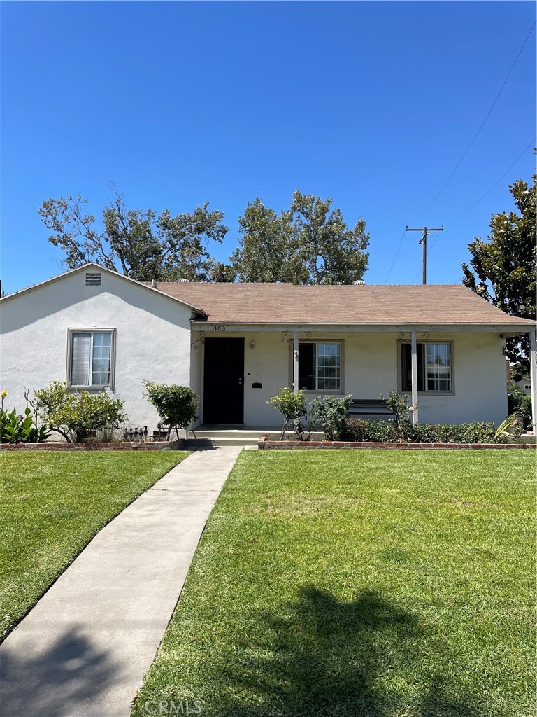 1103 W W Maple Ave