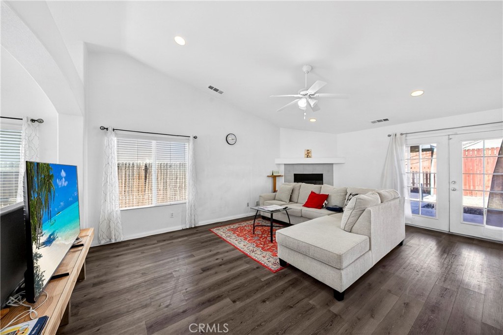 13221 Cypress Property Photo 11