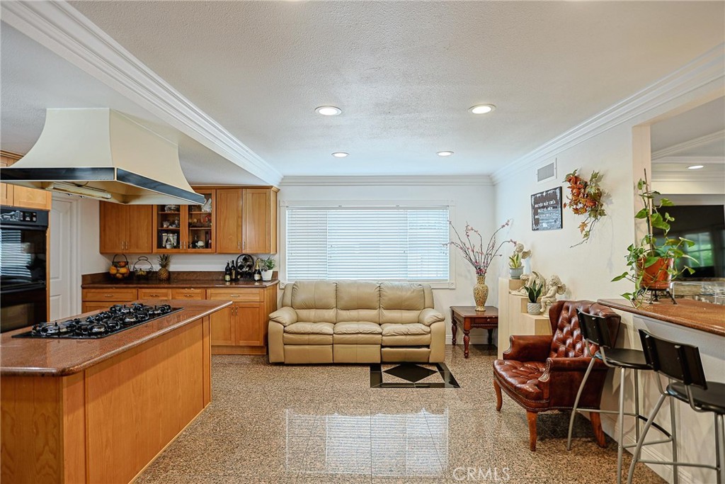 25532 Charlemagne Property Photo 8