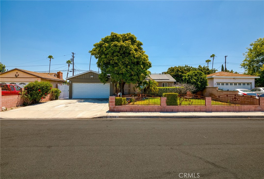 11702 Gary Street Property Photo 1