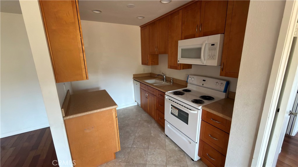 5840 Benner 102 Property Photo 1