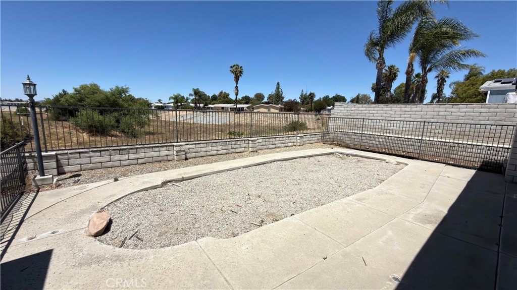 1561 Ailanthus Property Photo 2