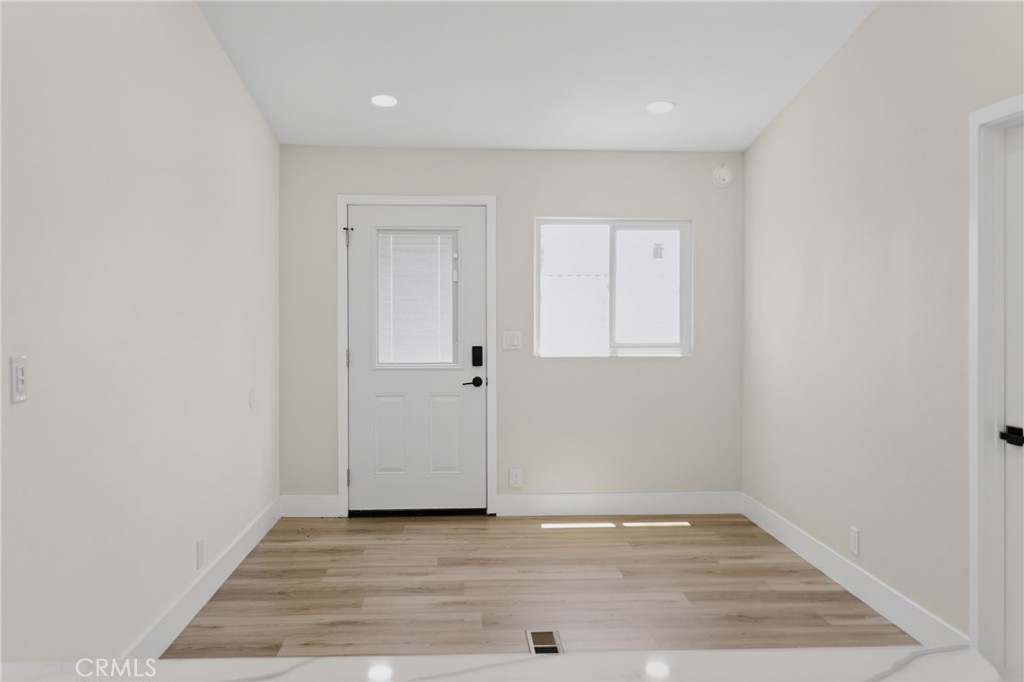 215 S Sullivan Street 220 Property Photo 13