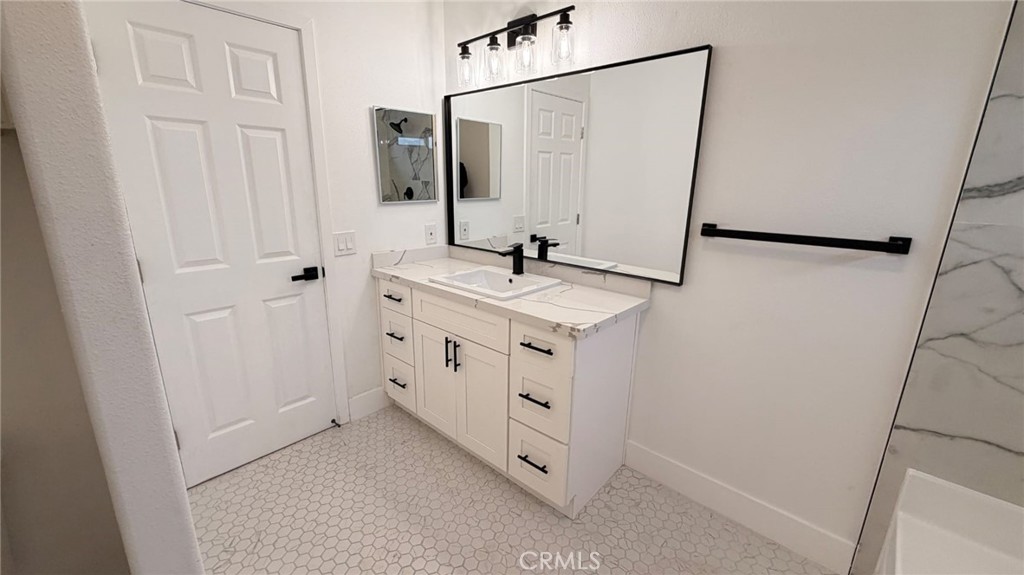 215 S Sullivan Street 220 Property Photo 22