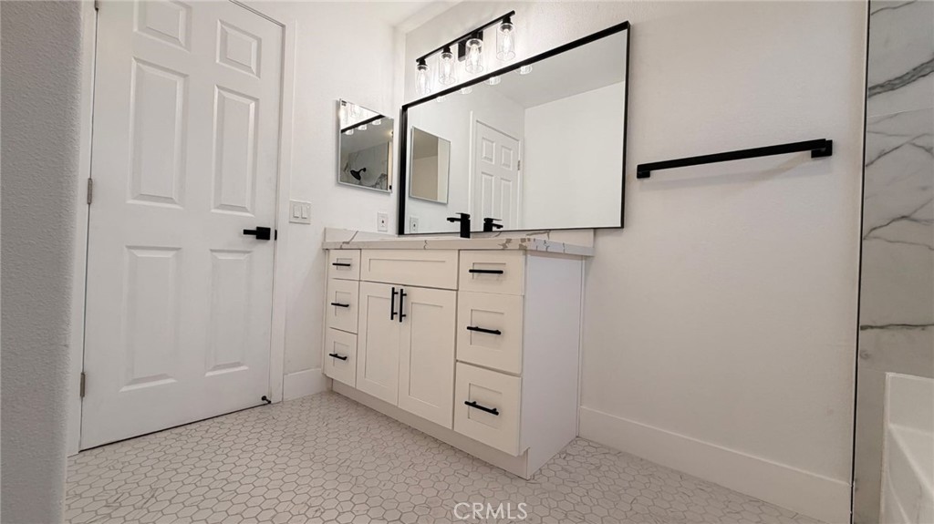 215 S Sullivan Street 220 Property Photo 23