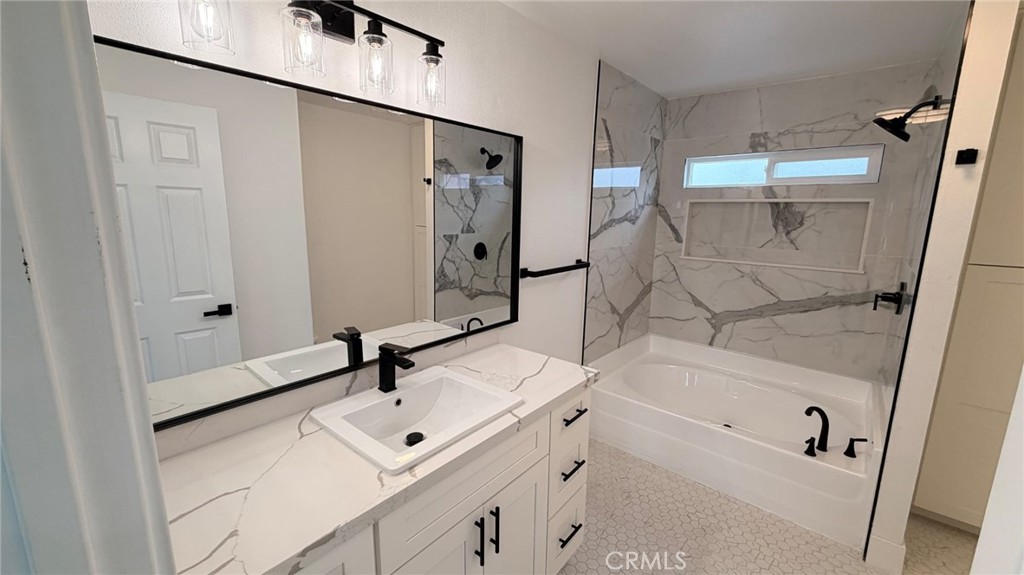 215 S Sullivan Street 220 Property Photo 26