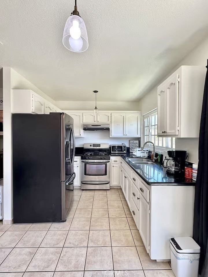 150 E Floral Property Photo 10