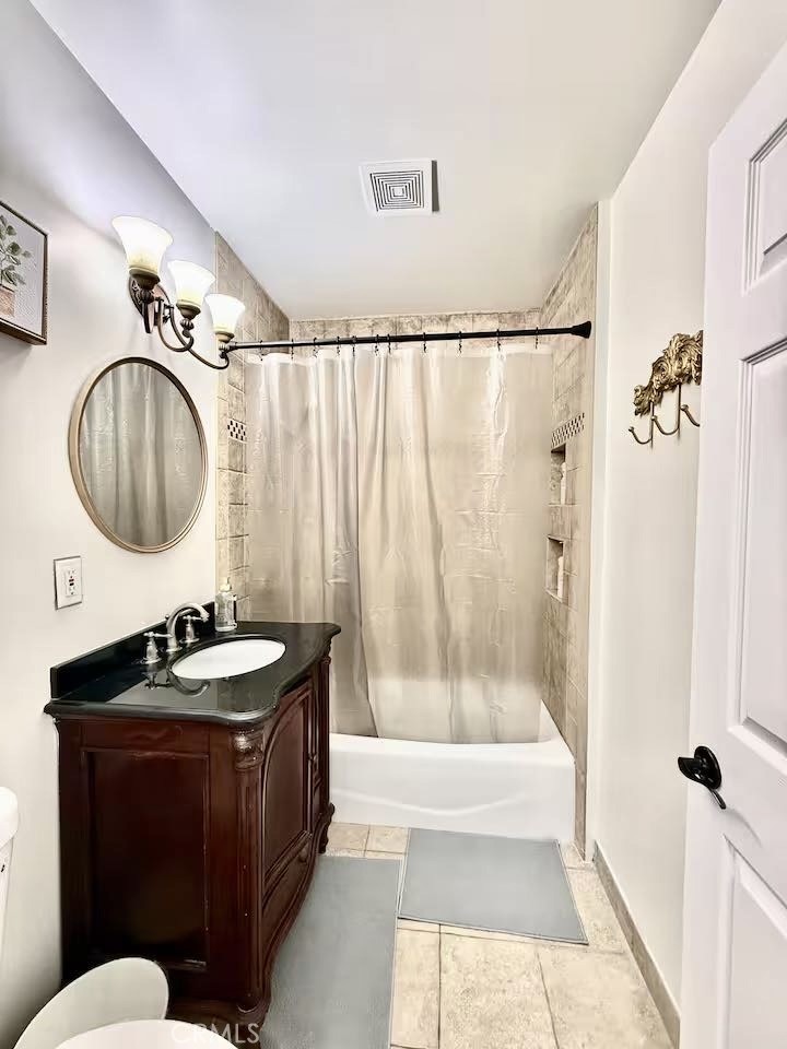 150 E Floral Property Photo 34
