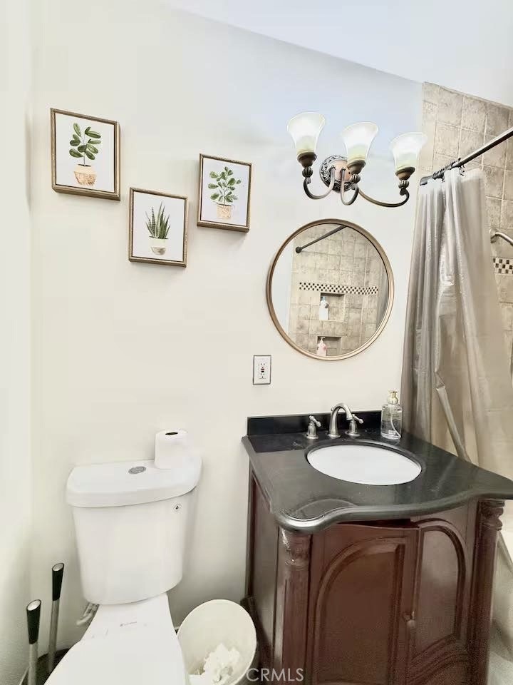 150 E Floral Property Photo 35