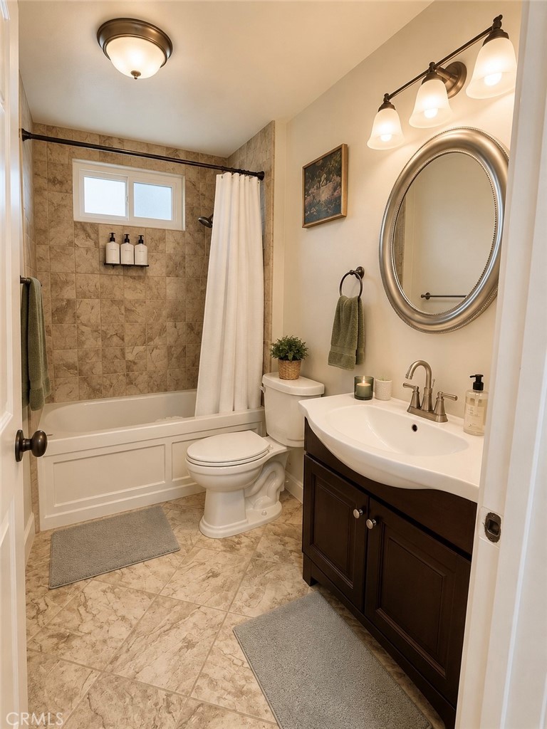 150 E Floral Property Photo 36