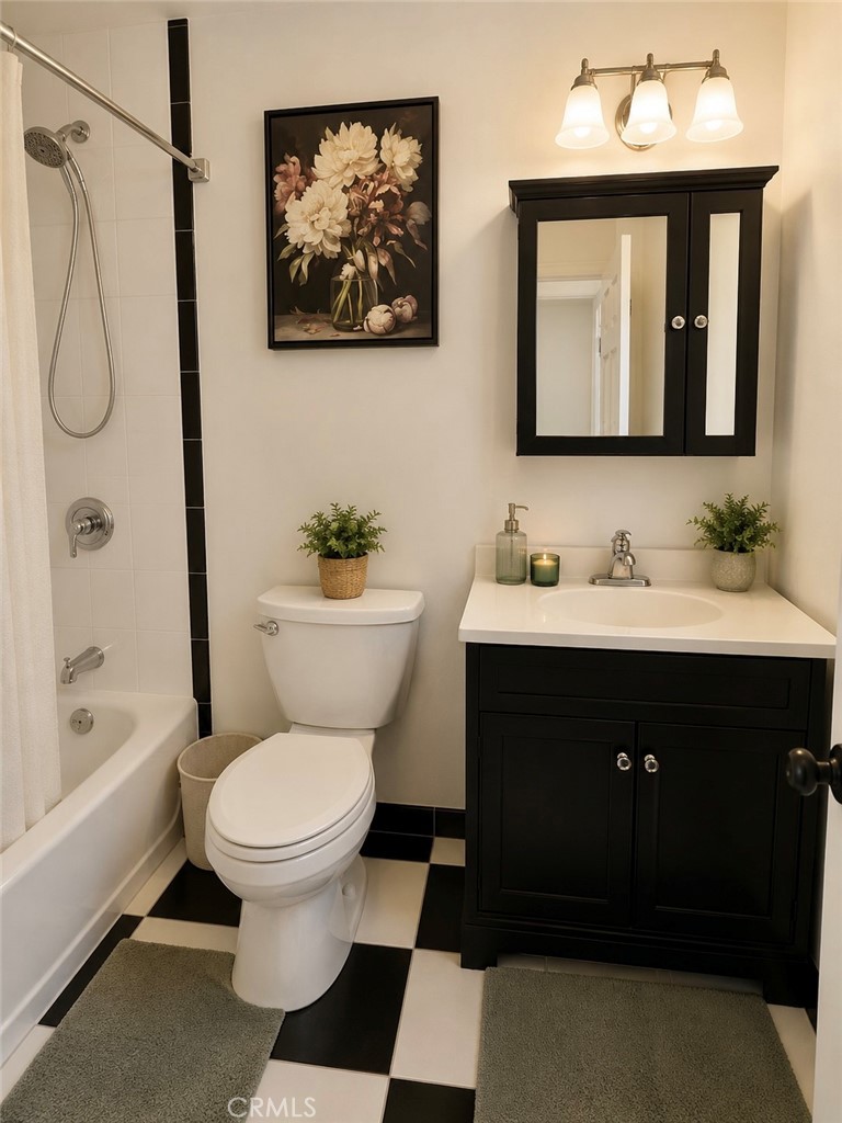 150 E Floral Property Photo 37