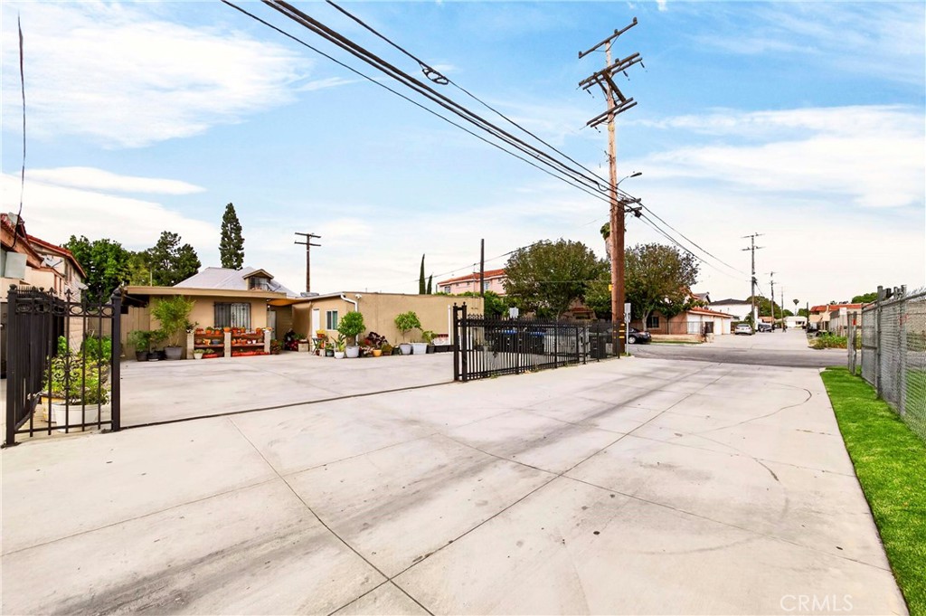13809 Funston Avenue Property Photo 9