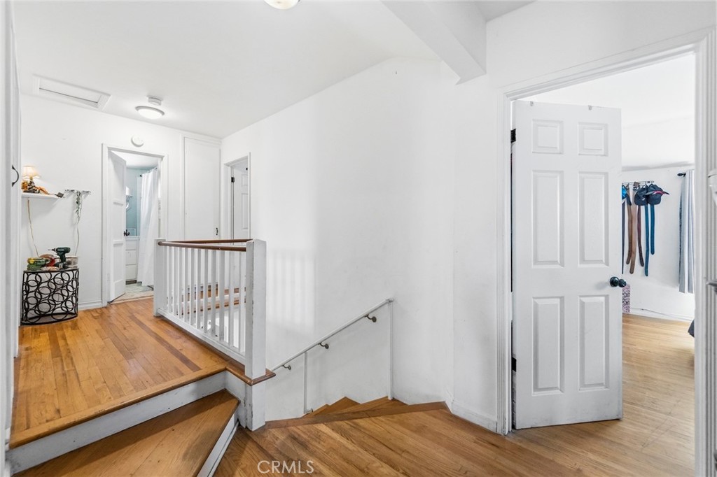 1514 E 4th Property Photo 5
