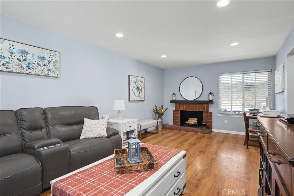 640 W Imperial Property Photo 6