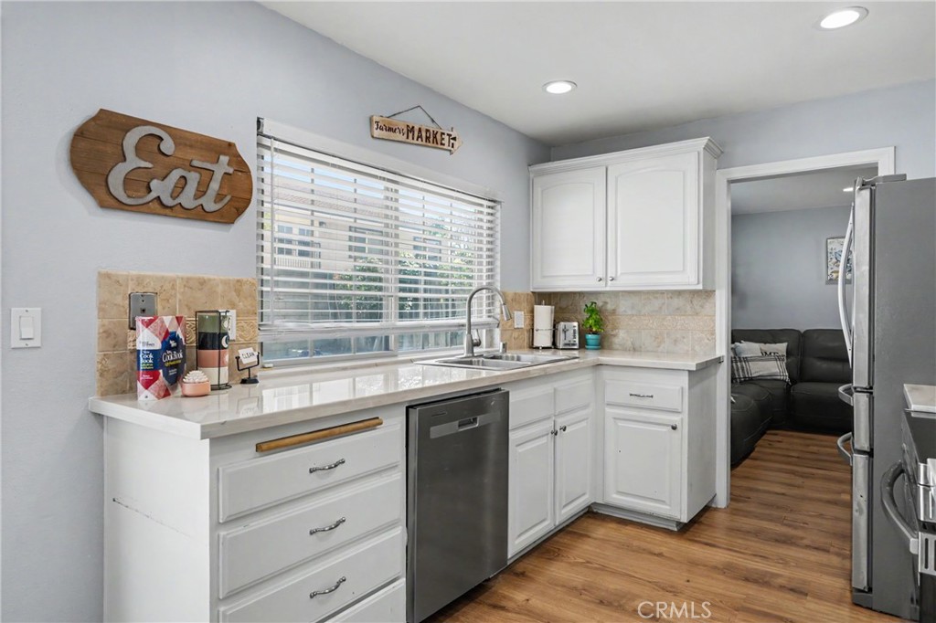 640 W Imperial Property Photo 11