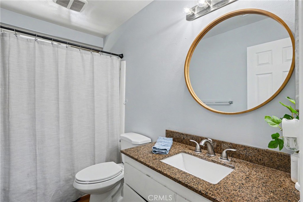 640 W Imperial Property Photo 17