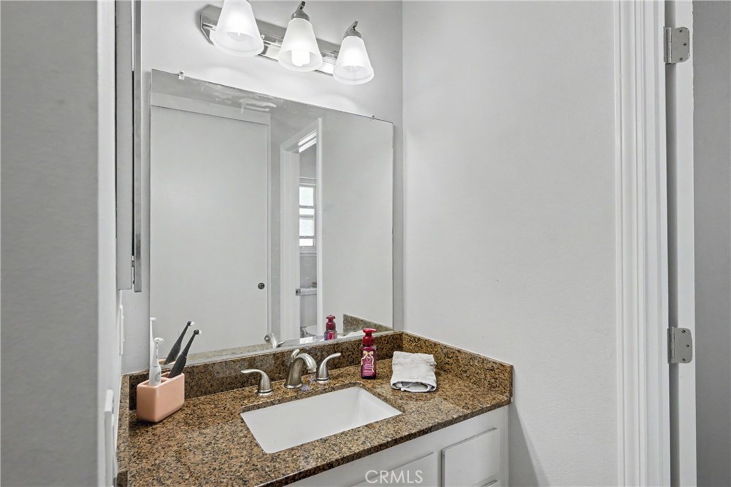 640 W Imperial Property Photo 21