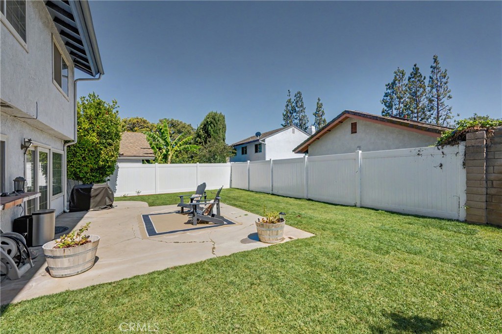 640 W Imperial Property Photo 27