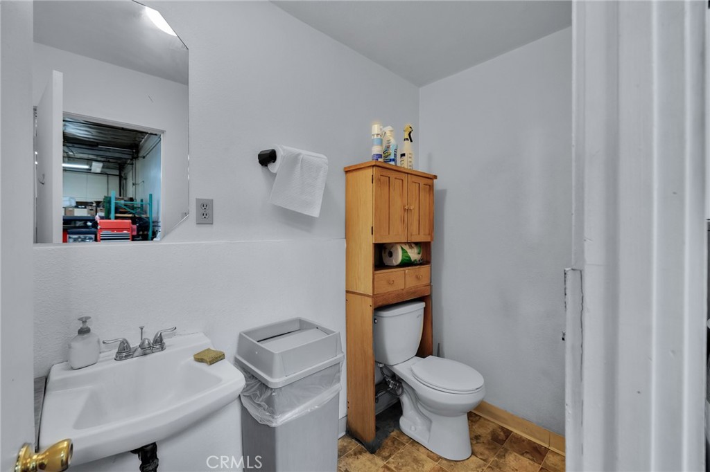 1845 S Lewis Property Photo 35