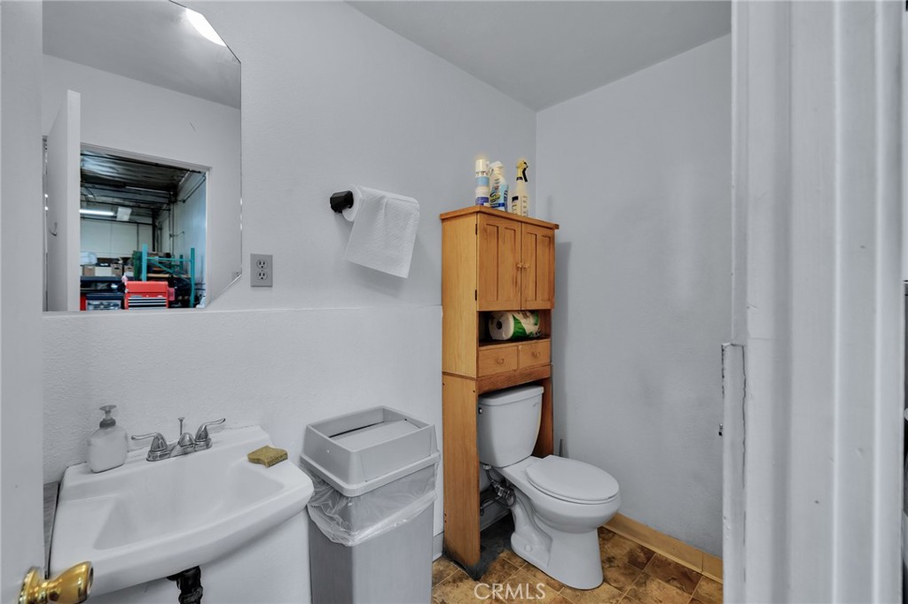 1845 S Lewis Property Photo 35