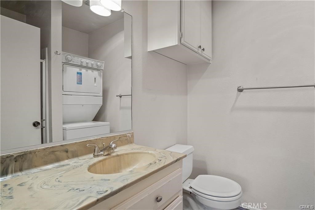 5860 Benner 303 Property Photo 10