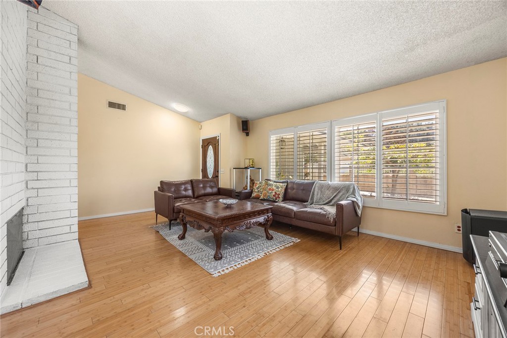 2010 Gene Court Property Photo 9