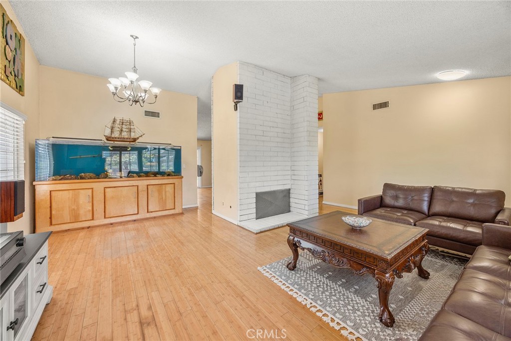 2010 Gene Court Property Photo 10