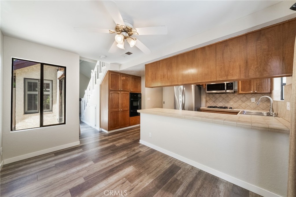 543 W Wilson 7 Property Photo 12