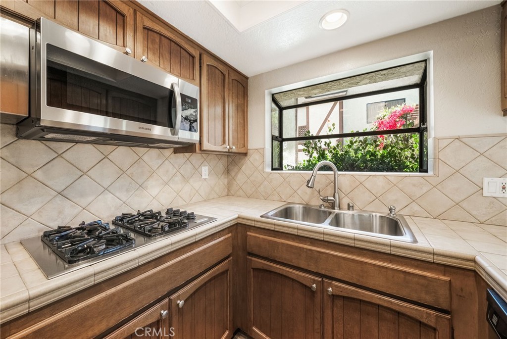 543 W Wilson 7 Property Photo 14