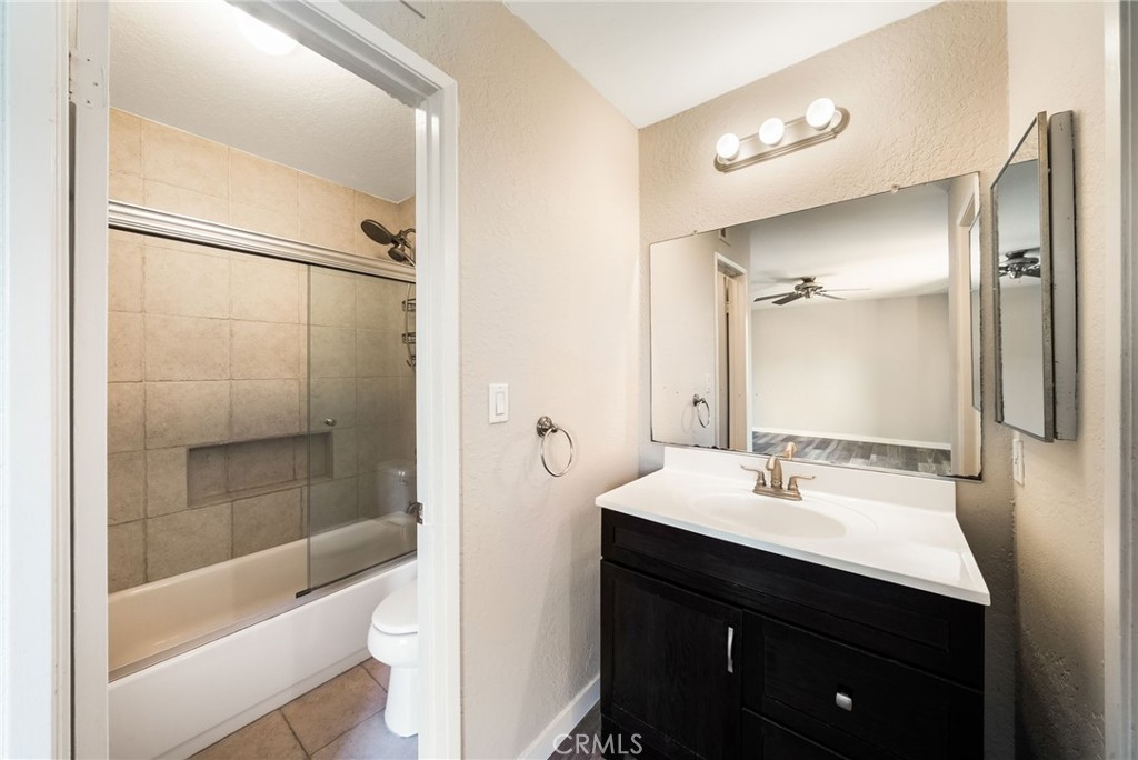 543 W Wilson 7 Property Photo 28