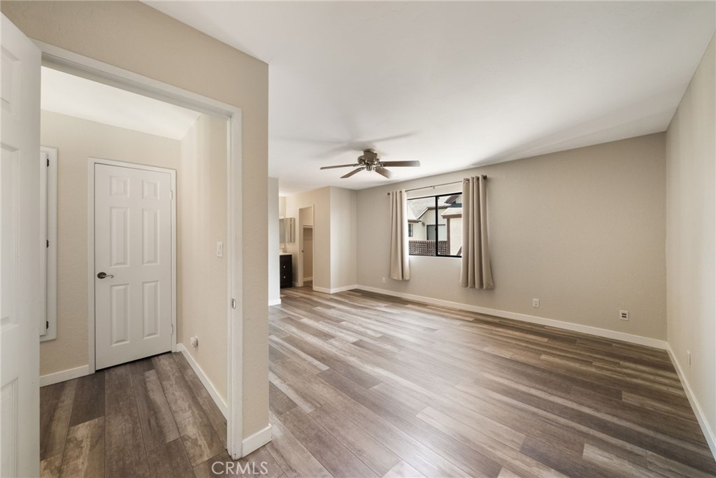 543 W Wilson 7 Property Photo 32