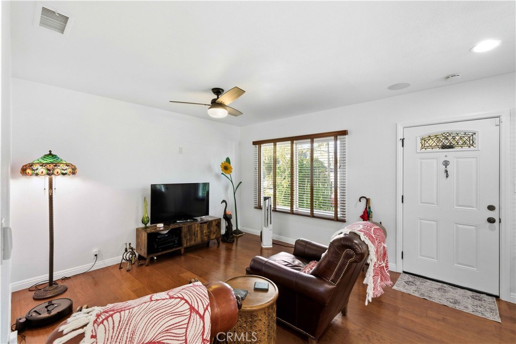 618 W 21st Property Photo 13
