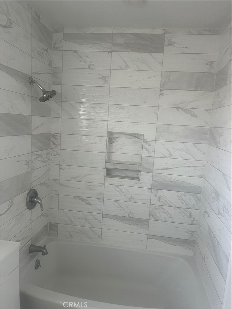 7606 1/4 Crenshaw Boulevard Property Photo 27