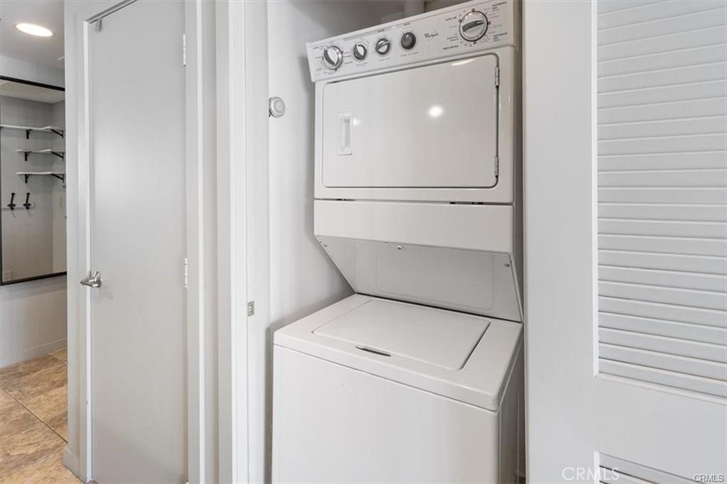 411 W Seaside Way 505 Property Photo 26