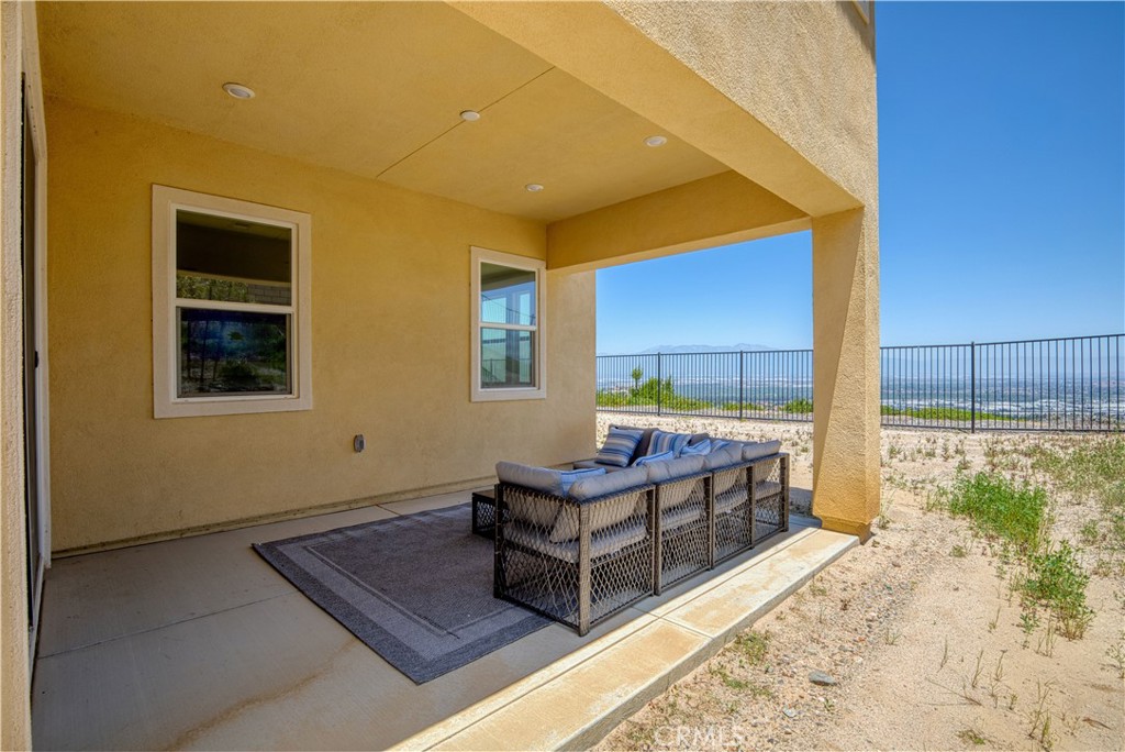 2725 Sierra Bella Drive Property Photo 10
