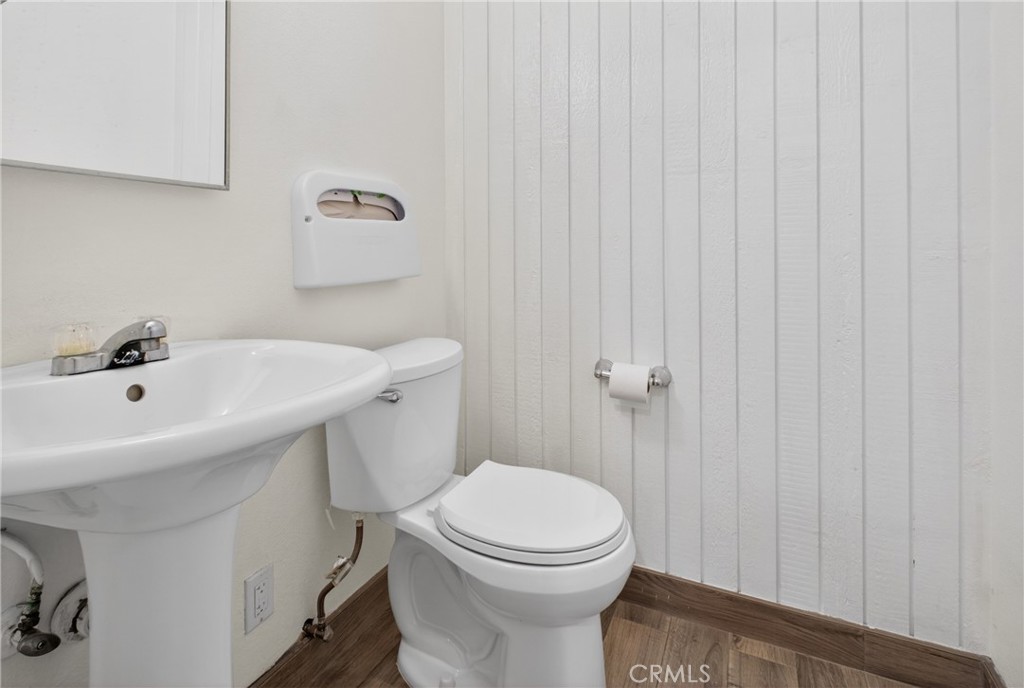 1535 E 17th Street E 109/110 Property Photo 17