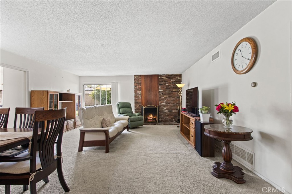 2858 Clark Avenue Property Photo 7