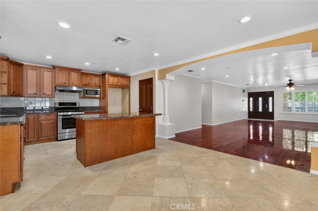 9112 Stoakes Avenue Property Photo 18
