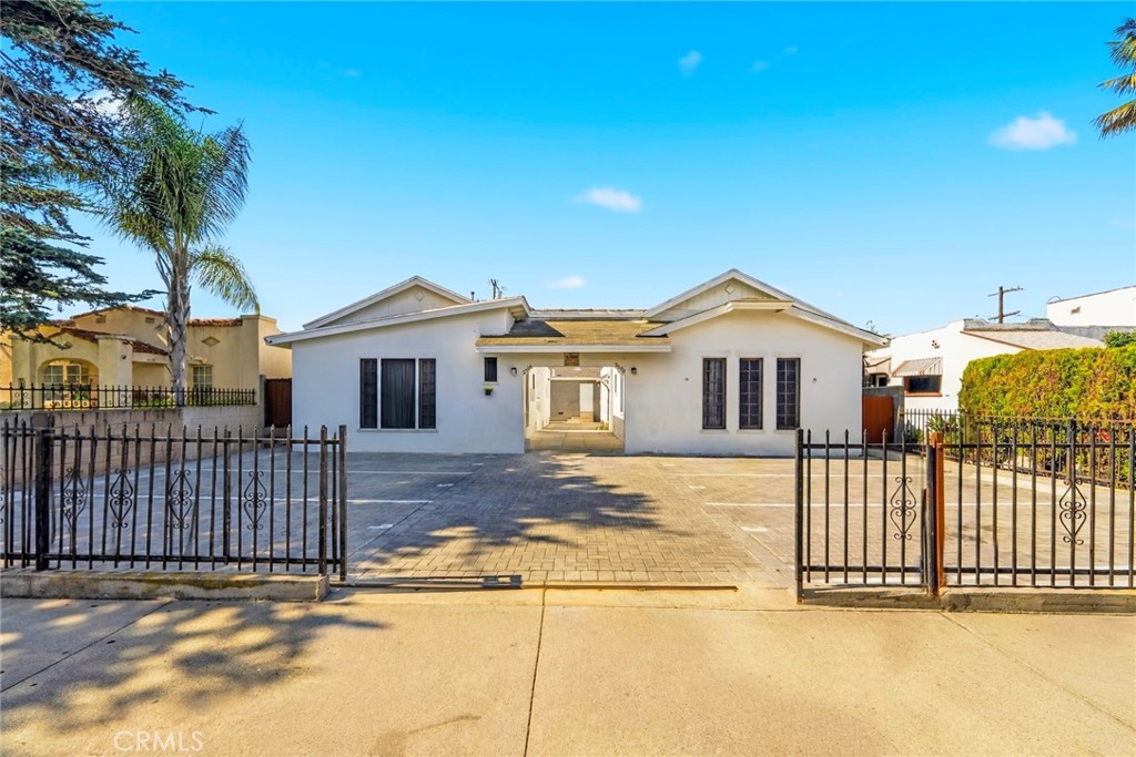 2500 Hill Property Photo 2