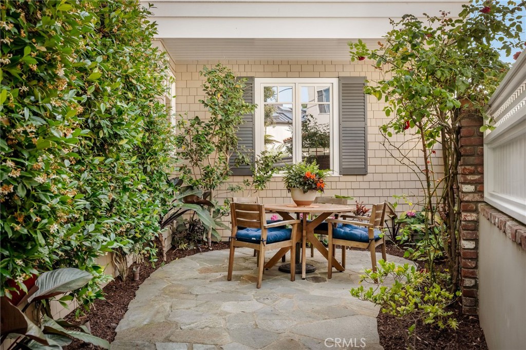33 Palermo Walk Property Photo 5