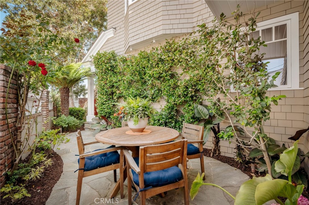 33 Palermo Walk Property Photo 6
