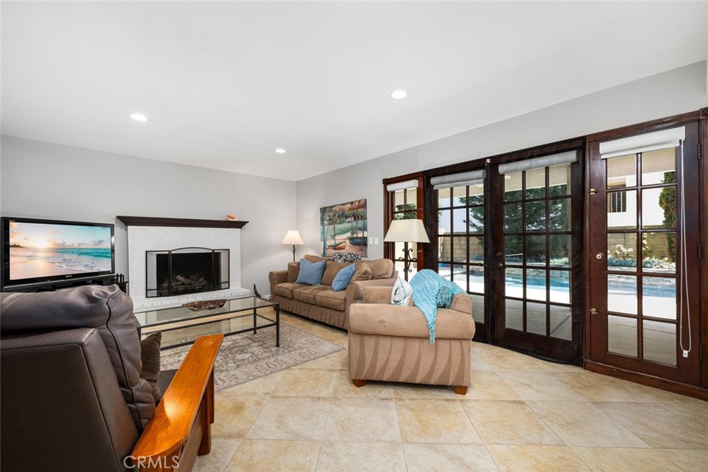 3902 Toland Property Photo 33